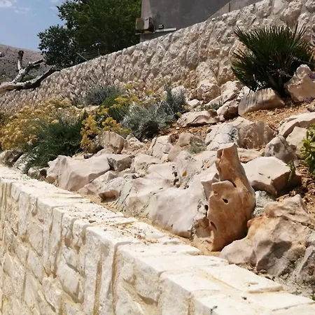 White Stone Vila