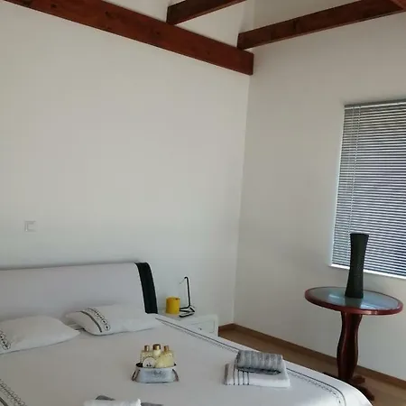White Stone Vila *