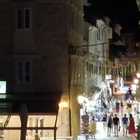 Vila White Stone Pag Town